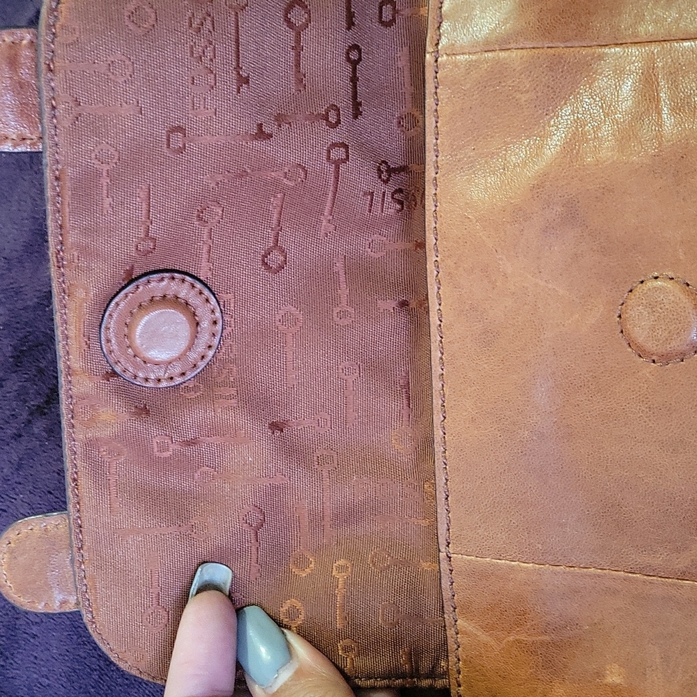 Crossbody - Picture 2 of 4
